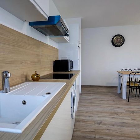 Le Westy 1 Apartment Hieres-Sur-Amby Bagian luar foto