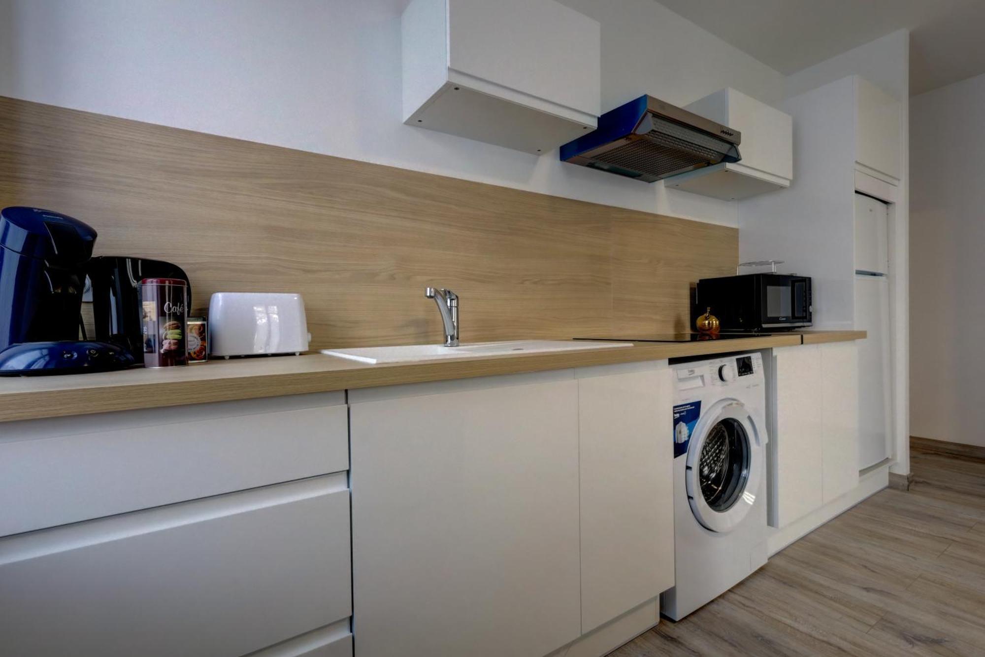 Le Westy 1 Apartment Hieres-Sur-Amby Bagian luar foto