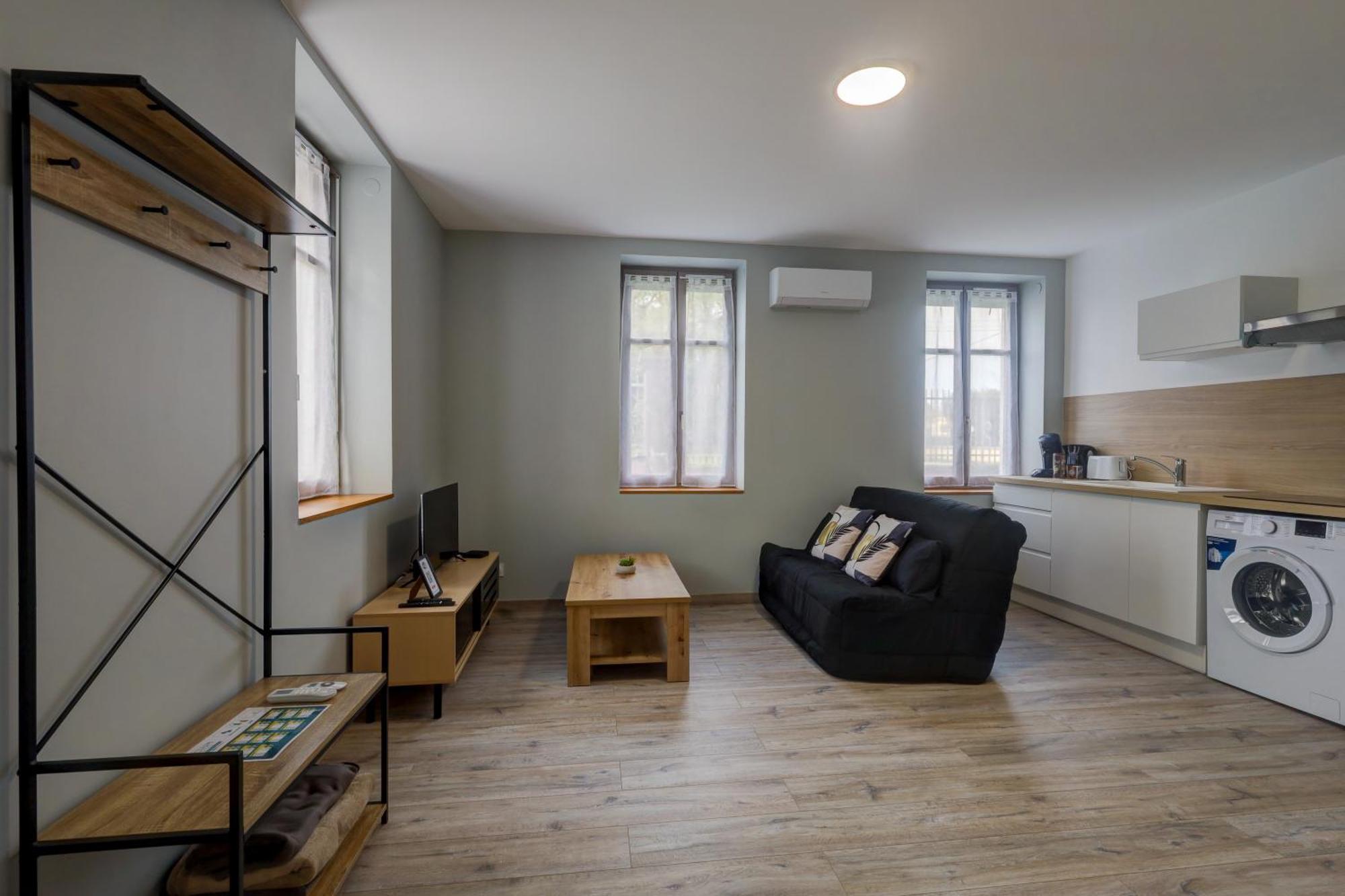 Le Westy 1 Apartment Hieres-Sur-Amby Bagian luar foto