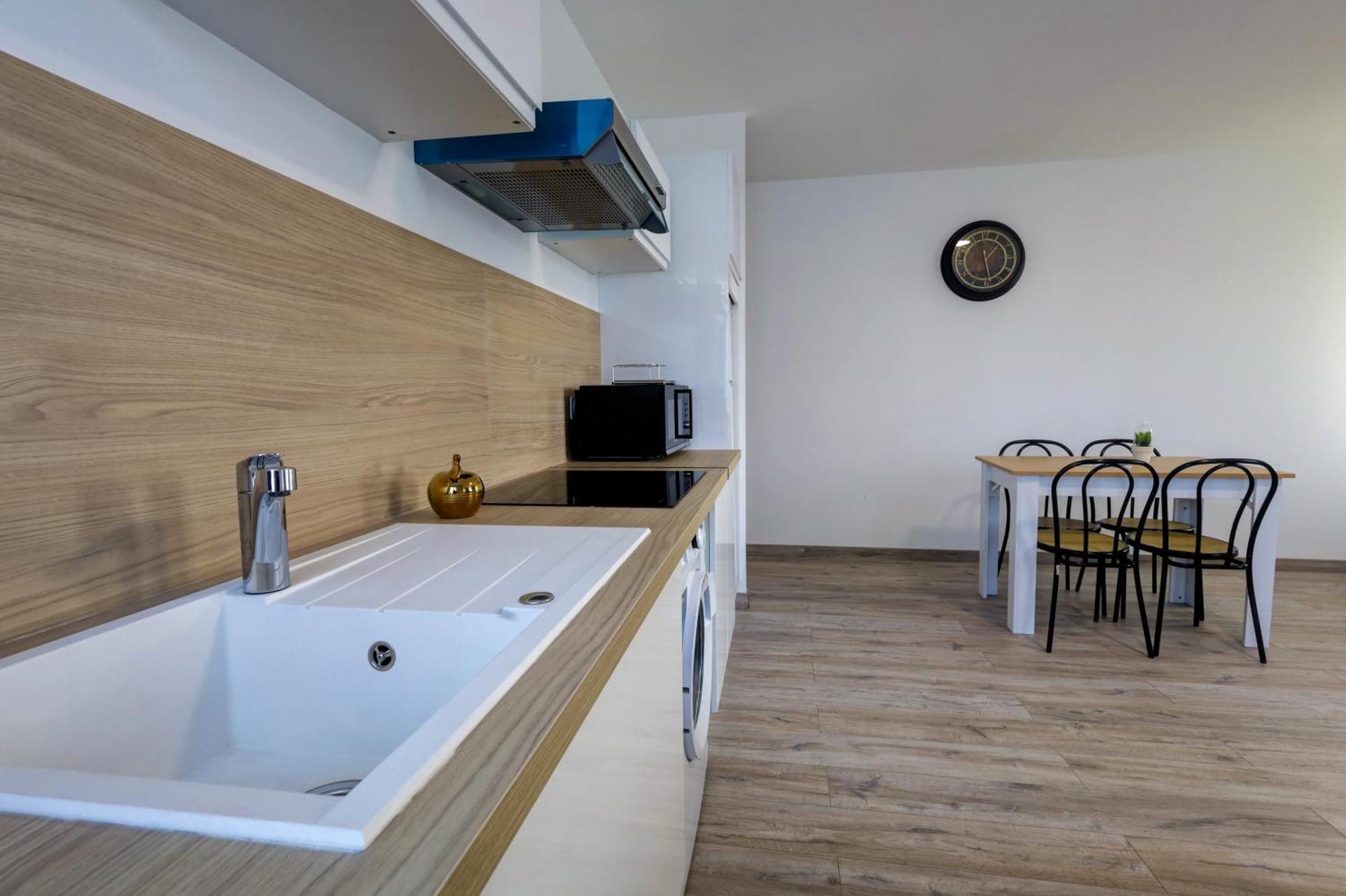 Le Westy 1 Apartment Hieres-Sur-Amby Bagian luar foto