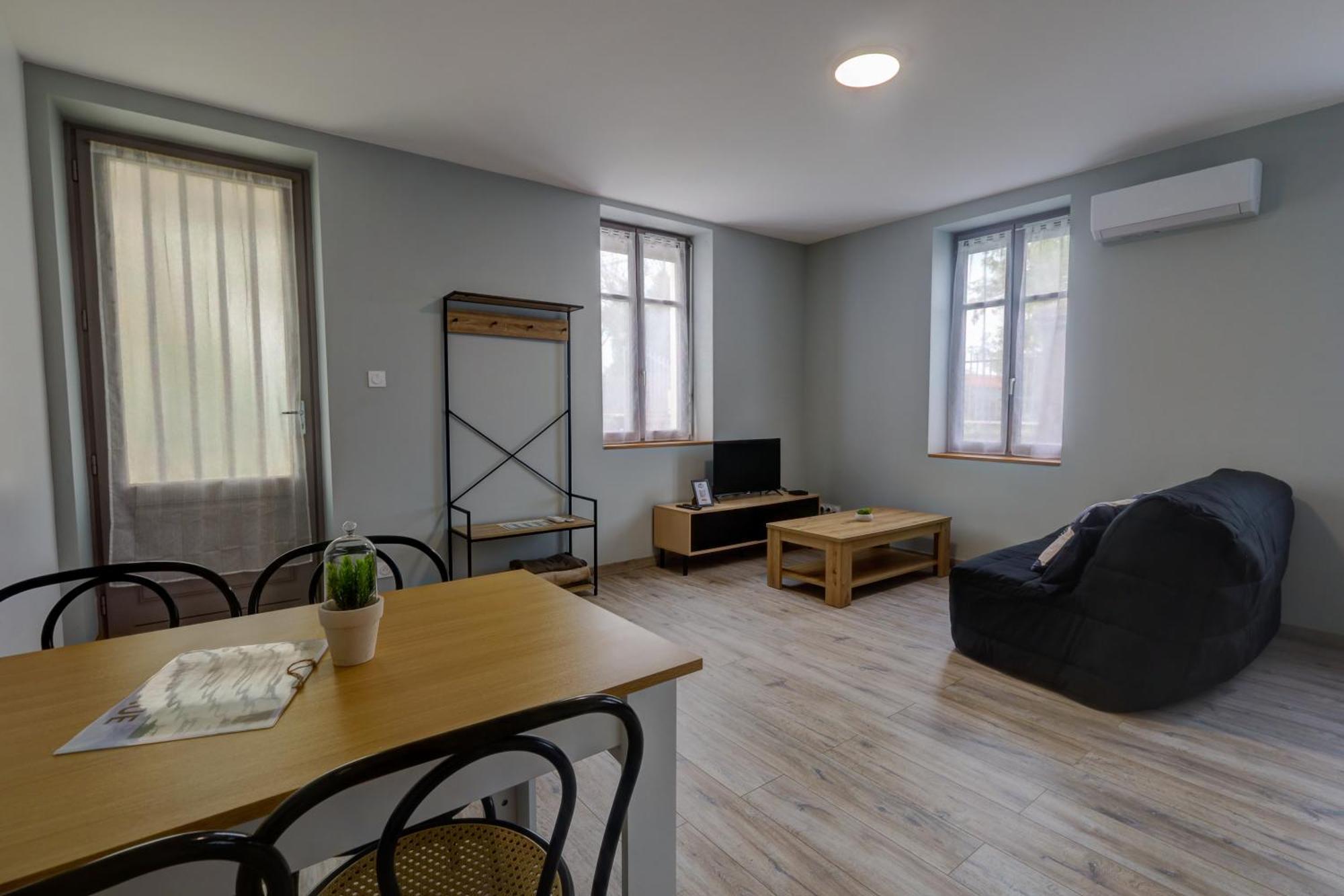 Le Westy 1 Apartment Hieres-Sur-Amby Bagian luar foto