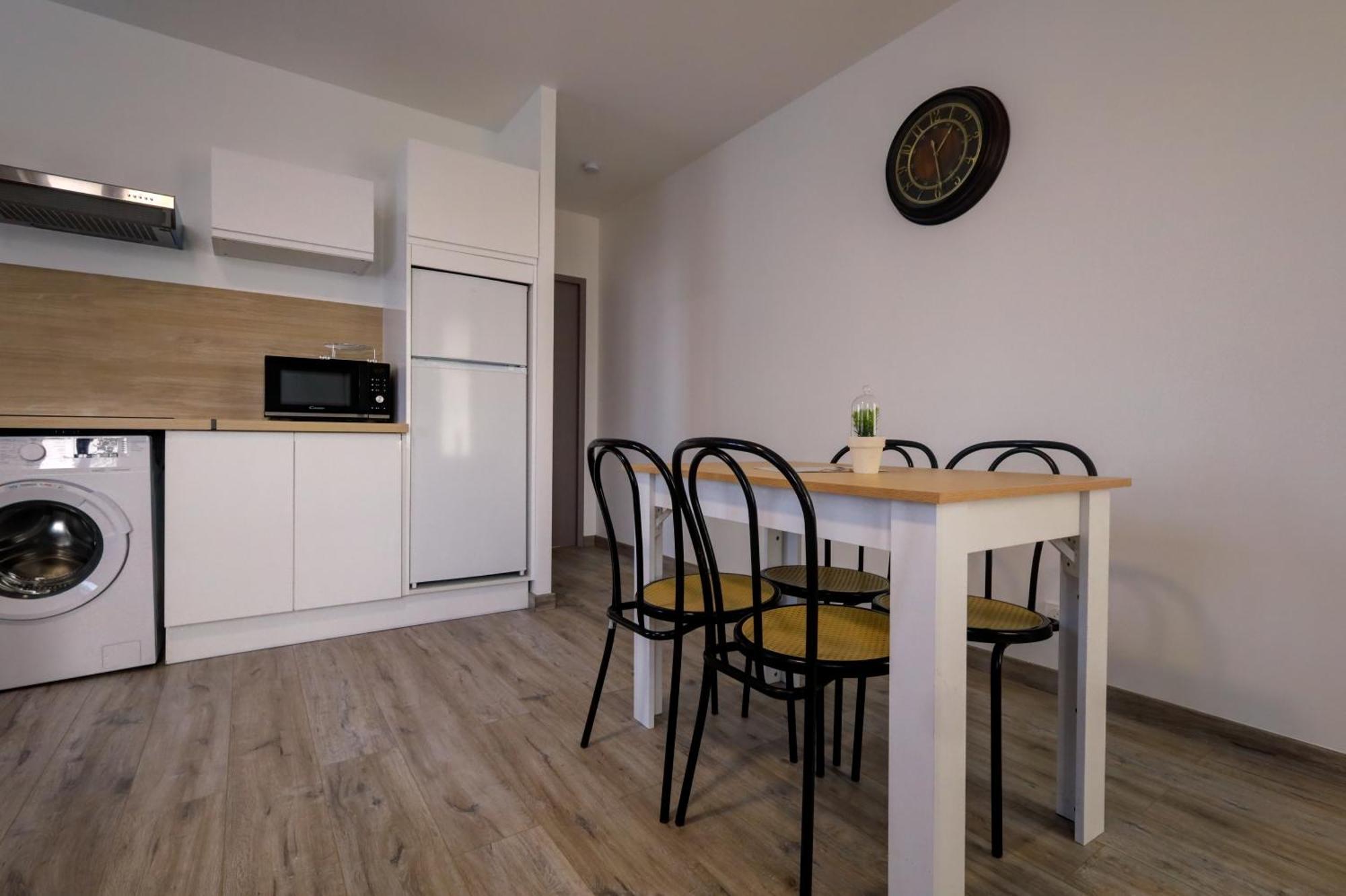 Le Westy 1 Apartment Hieres-Sur-Amby Bagian luar foto