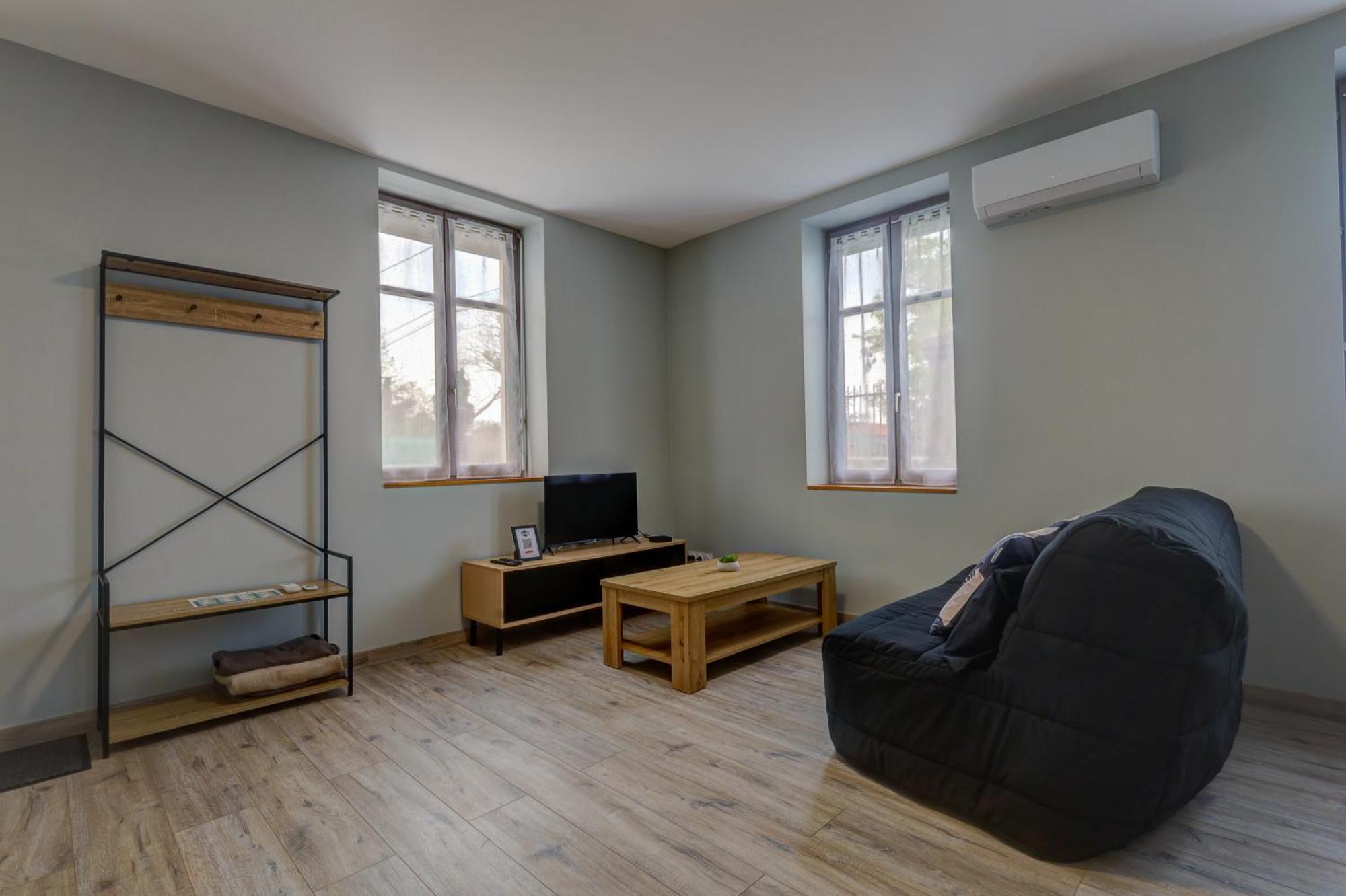 Le Westy 1 Apartment Hieres-Sur-Amby Bagian luar foto