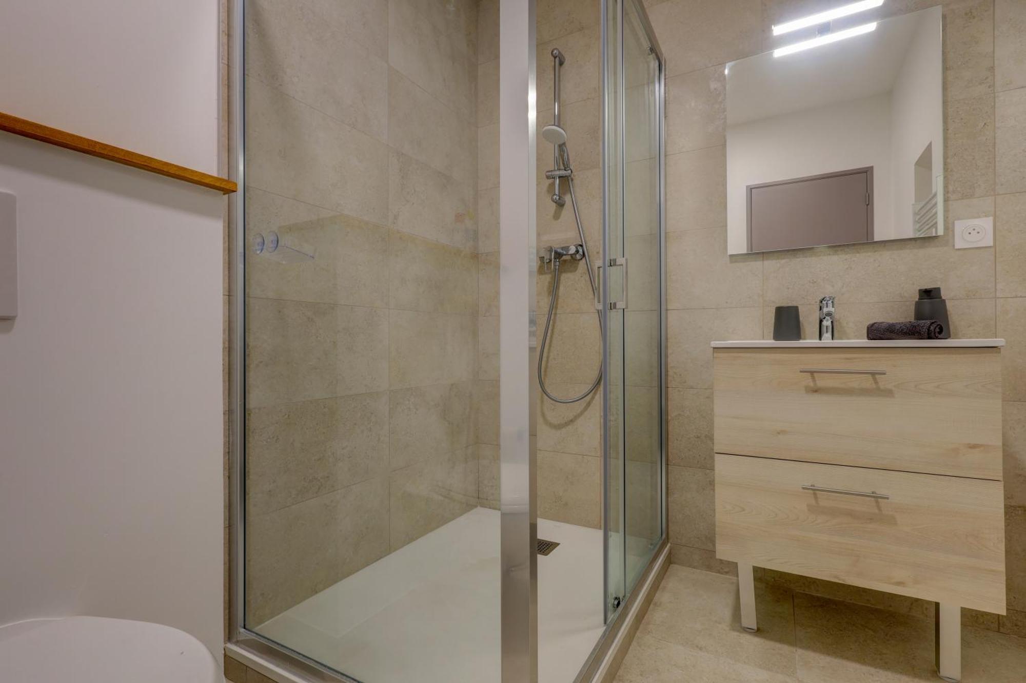 Le Westy 1 Apartment Hieres-Sur-Amby Bagian luar foto
