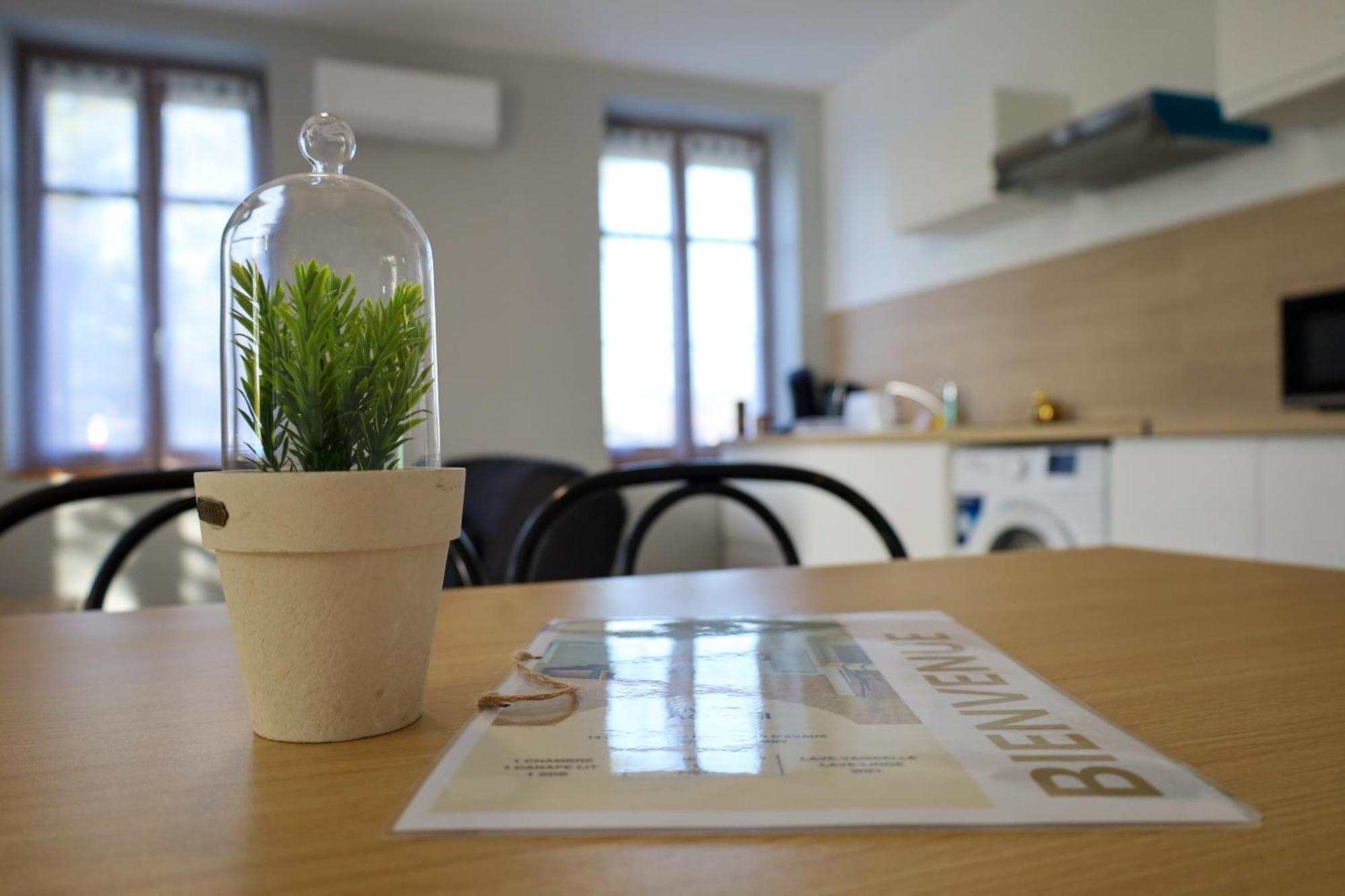 Le Westy 1 Apartment Hieres-Sur-Amby Bagian luar foto